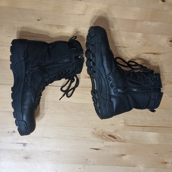 Size 41 Black Combat Boots w side zip up - Picture 3 of 4